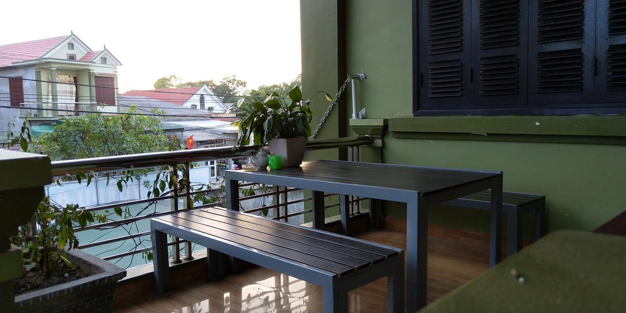 Backpackers Hotel Хатинь Экстерьер фото