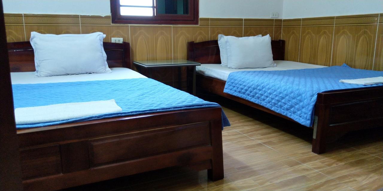 Backpackers Hotel Хатинь Экстерьер фото
